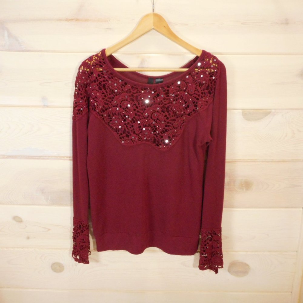 BKE Boutique Women's Size M Knit Sweater Top Burgundy Crochet Sequin Accent